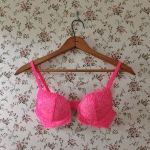 Victoria's Secret Coral/Pink Lace Push-Up Bra